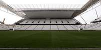 <p>Campo da Arena Corinthias, um dos estádios da Copa do Mundo, em São Paulo</p>  Foto: Paulo Whitaker / Reuters