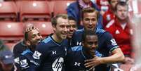 Tottenham comemora vitória; mira na Liga Europa  Foto: Reuters