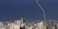 Cerca de 50 milhões de raios atingem o Brasil anualmente  Foto: BBC News Brasil