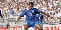Thomas Ravelli perdeu duas vezes o duelo com Romário na Copa de 1994  Foto: AP