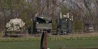 <p>Ve&iacute;culos militares russos s&atilde;o&nbsp;estacionados a cerca de 2 km&nbsp;da fronteira ucraniana em Novoshakhtinsk, na&nbsp;regi&atilde;o de Rostov, na R&uacute;ssia, em 26 de abril</p>  Foto: AP