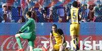 Derrota por 2 a 0 em Valência manteve rivais do Atlético de Madrid vivos na briga  Foto: AP