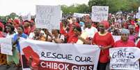 <p>Um grupo de mães das reféns protestou recentemente em frente à Assembleia Nacional da Nigéria </p>  Foto: EFE