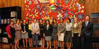 Presidente Dilma Rousseff com jornalistas no Palácio da Alvorada  Foto: Presidência da República