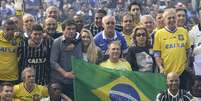 <p>Seis jogos contaram com jogadores e ex-jogadores, divididos em três times</p>  Foto: Ricardo Matsukawa / Terra