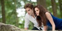 <p>Robert Pattinson e Kristen Stweart em cena de "Crepúsculo"</p>  Foto: Divulgação