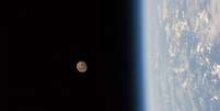 O astronauta Koichi Wakata compartilhou esta imagem em seu Twitter dizendo: "voltando ao nosso planeta em breve. Definitivamente vou perder esta vista incrível"  Foto: Twitter