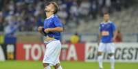 Everton Ribeiro lamenta jogada do Cruzeiro  Foto: AFP