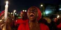 Nigerianos fazem vigília por meninas sequestradas por grupo Boko Haram  Foto: Reuters