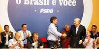 <p>Aécio afaga ex-governadores paulistas em passagem pelo Estado</p>  Foto: George Gianni / PSDB / Divulgação