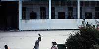 <p>Na terça-feira, 20 de maio um homem feriu oito crianças em um ataque com faca em uma escola primária da China, em Macheng, província de Hubei. O país tem visto vários ataques violentos contra crianças nos últimos anos, incluindo uma série de cinco incidentes em 2010, que matou 17 pessoas - 15 delas crianças - e feriu mais de 80</p>  Foto: AFP