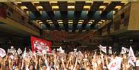 Em assembleia, servidores da USP decidem entrar em greve  Foto: Sintusp / Divulgação