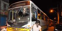 <p>Uma dissidência promove a paralisação de ônibus em vários locais de Salvador. O trânsito na região ficou complicado</p>  Foto: Romildo de Jesus / Futura Press