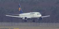 <p>Um avião da Lufthansa teve de interromper a viagem à Escócia após uma falha em um dos motores</p>  Foto: Getty Images 