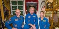 <p>O astronauta da Nasa, Reid Wiseman, o cosmonauta da Agência Federal Espacial da Rússia, Maxim Suraev, e o astronauta da Agência Espacial Europeia, Alexander Gerst, estão prontos para o lançamento na nave espacial Soyuz TMA-13M </p>  Foto: Nasa / Divulgação