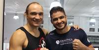 Vitor Miranda e Rick Monstro (esq.) ap&oacute;s semifinal do TUF  Foto: Midi&aacute;ticaPress / Divulga&ccedil;&atilde;o