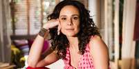 Sucesso na novela Em família, da TV Globo, Vanessa Gerbelli tem caprichado nos cuidados com a pele para brilhar na telinha   Foto: TV Globo / Divulgação 