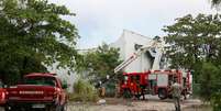 Por volta das 5h50 desta terça houve uma explosão neste estúdio de cinema desativado, na zona oeste do Rio de Janeiro. O fogo foi controlado pelo Corpo de Bombeiros e não há vítimas  Foto: Ale Silva / Futura Press