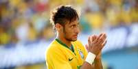 <p>Neymar aplaude jogada brasileira; grande atuação do camisa 10</p>  Foto: Ricardo Matsukawa / Terra