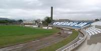 A Bósnia chega ao Brasil na sexta-feira para a disputa da Copa do Mundo e fará a preparação no Guarujá, litoral de São Paulo, mas terá de enfrentar Centro de Ttreinamento inacabado: o Estádio Municipal Antonio Fernandes está com obras 66 dias atrasadas; confira  Foto: Klaus Richmond / K.R.C.DE MELO & CIA. LTDA – ME