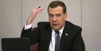 O primeiro-ministro russo, Dmitri Medvedev, chamou nesta quinta-feira de "cinismo sem limites" o apoio do G7 à operação armada das forças ucranianas  Foto: AFP