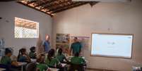 <p>Sala de aula no nordeste brasileiro recebe internet pela primeira vez após balão dispor o acesso</p>  Foto: Google Loon / Divulgação