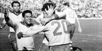 <p>Garrincha comandou a Seleção Brasileira na conquista da Copa de 1962, no Chile</p>  Foto: Getty Images