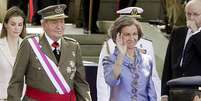 Rei Juan Carlos da Espanha presidiu sua última cerimônia militar ao lado da rainha Sofia  Foto: EFE
