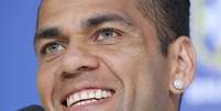 <p>Daniel Alves coloca Brasil entre favoritos</p>  Foto: Ricardo Matsukawa / Terra