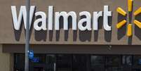 <p>Ap&oacute;s matar dois&nbsp;policiais, o casal atirou em uma mulher que estava em frente &agrave; entrada&nbsp;de um supermercado Wal-Mart, em Las Vegas</p>  Foto: Reuters