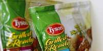 <p>A Tyson Foods venceu a disputa contra o grupo brasileiro JBS pelo controle da norte-americana Hillshire Brands</p>  Foto: Reuters