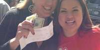 <p>Conta @hiddencash começou a distribuir dinheiro em 23 de maio em São Francisco</p>  Foto: Twitter