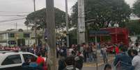 <p>Protesto de funcionários bloqueou uma das entradas da USP na manhã desta quarta-feira</p>  Foto: Celso Shizen / vc repórter
