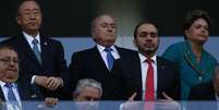 <p>A presidente do Brasil, Dilma Rousseff, ao lado do presidente da Fifa, Sepp Blatter (acima no meio)</p>  Foto: Kai Pfaffenbach / Reuters