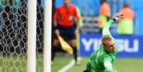 <p>Goleiro holandês Jasper Cillessen não pegou nenhum pênalti</p>  Foto: AFP