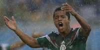<p>Giovani dos Santos balançou as redes duas vezes, mas foi prejudicado pela arbitragem</p>  Foto: Reuters