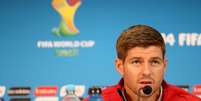 <p>Steven Gerrard disputa sua terceira Copa do Mundo</p>  Foto: Ricardo Matsukawa / Terra