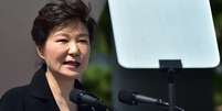 <p>A presidente sul-coreana&nbsp;Park Geun-hye substituiu sete ministros nesta sexta-feira. Na foto, ela&nbsp;discursa durante uma cerim&ocirc;nia que marcou o Dia da Mem&oacute;ria na Coreia do Sul, em&nbsp;Seul, em 06 junho</p>  Foto: Reuters