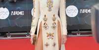 As vendas do vestido usado por Kendall Jenner deixaram à mostra a ausência de peça íntima  Foto: Getty Images 