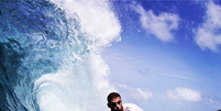 Cauã Reymond surfa nas Maldivas   Foto: Instagram / Reprodução