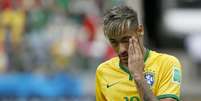 Torcida na Arena Castelão canta o hino até o fim e Neymar se emociona  Foto: Ricardo Matsukawa / Terra