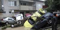 A cidade mais afetada é Varna, onde a água alcançou em alguns lugares uma altura de dois metros, arrastando dezenas de carros, árvores e postes de eletricidade  Foto: Reuters