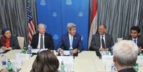 John Kerry visita o Egito para discutir formas de apoio durante período de transição política  Foto: EFE