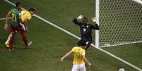 <p>Galvão critica linha da impedimento da Fifa no terceiro gol do Brasil</p>  Foto: Reuters