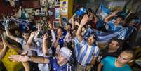 <p>Torcedores argentinos aproveitaram a menor dist&acirc;ncia e foram em peso para Porto Alegre acompanhar a sele&ccedil;&atilde;o</p>  Foto: Bruno Santos / Terra