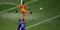 <p>Jogadores da Bósnia comemoram gol contra Irã</p>  Foto: Reuters