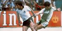 Em 1982, a Alemanha de Paul Breitner venceu a Áustria por 1 a 0, resultado que classificava ambos  Foto: AFP