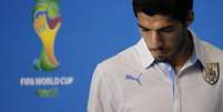 <p>Luis Suárez, da seleção do Uruguai, pode ser duramente punido pela entidade que rege o futebol mundial</p>  Foto: Carlos Barria / Reuters
