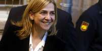 <p>Cristina de Borb&oacute;n, irm&atilde; do novo rei da Espanha, Filipe VI, deixa o tribunal ap&oacute;s prestar depoimento perante o juiz, Jos&eacute; Castro, por&nbsp;acusa&ccedil;&otilde;es de fraude fiscal e lavagem de dinheiro, em Palma de Mallorca , em 8 de fevereiro</p>  Foto: Albert Gea / Reuters