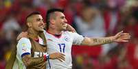 Vidal e Medel ficaram de fora do treino aberto do Chile nesta sexta  Foto: Martin Bernetti / AFP